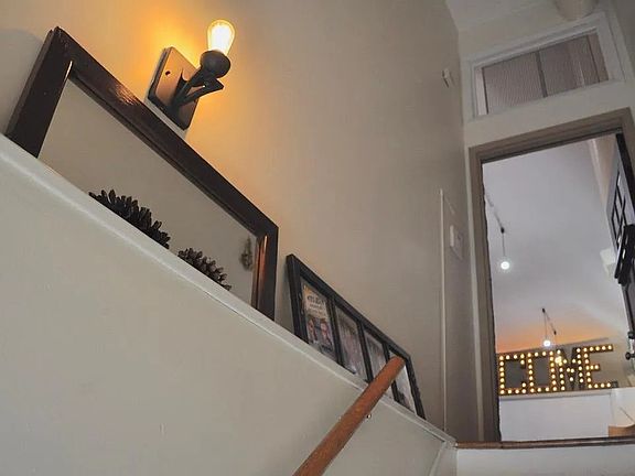 3rd image of 1357 N Milwaukee Ave