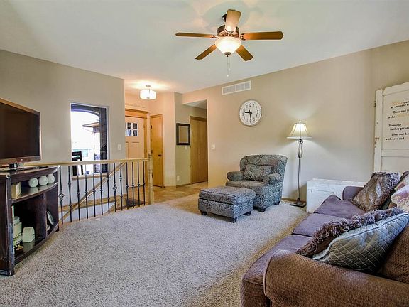 5th image of 134 W Harmony Ct
