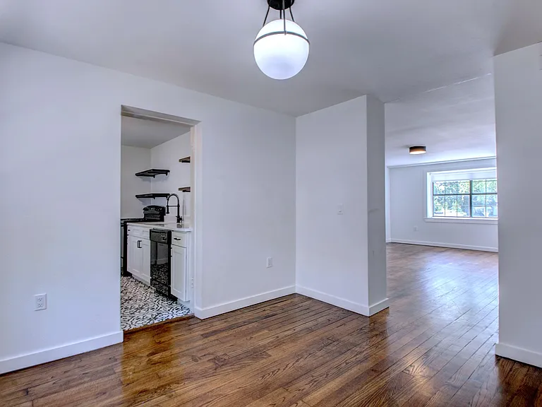 1520 Broadway St — Photo 8
