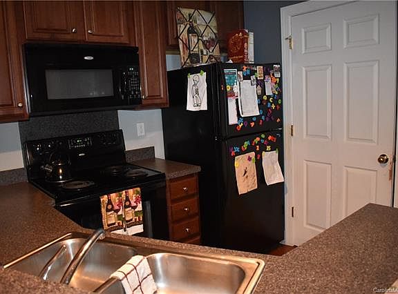 5th image of 6321 Park Creek Dr
