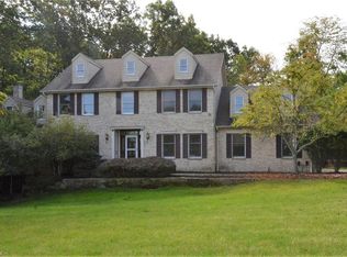 8651 Treetop Trl, Broadview Heights, OH 44147