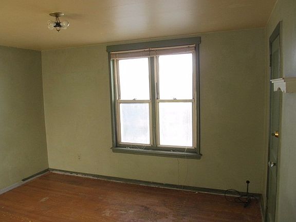 5th image of 625 E Carver St