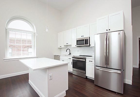 3rd image of 120 Washington St Unit 403
