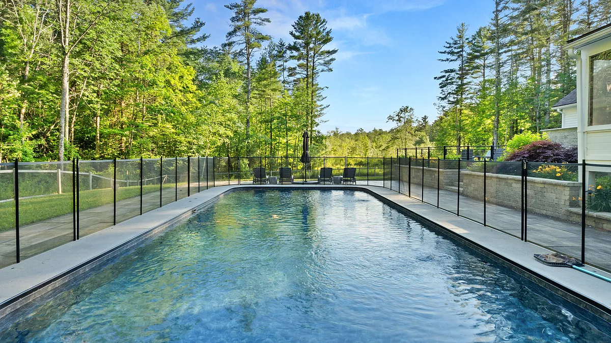Heated pool - 23 Cross Rd