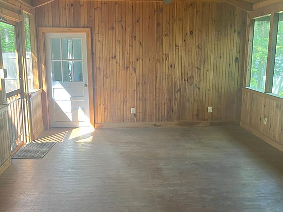 2nd image of 213 Aurora Dr