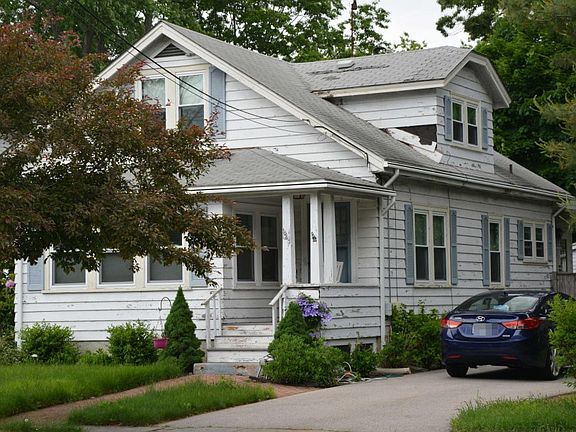 2nd image of 1067 Narragansett Pkwy