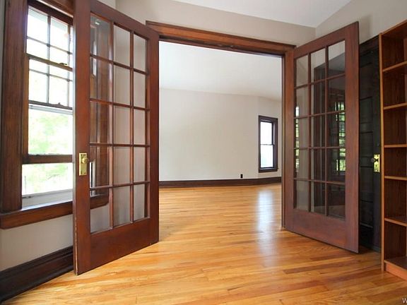 3rd image of 61 Florence Ave