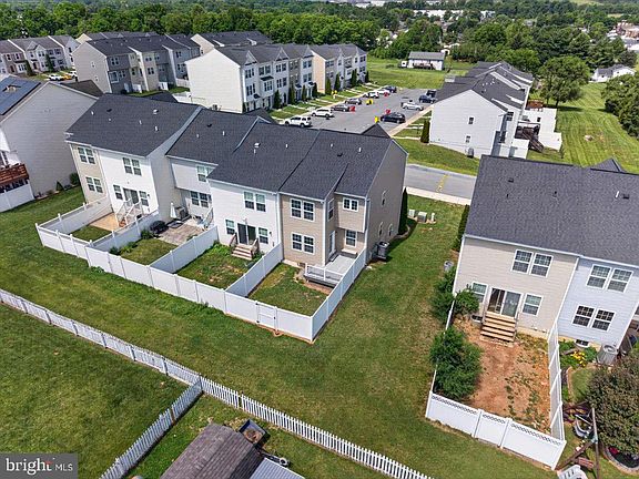 4th image of 87 Kensington Terrace Dr