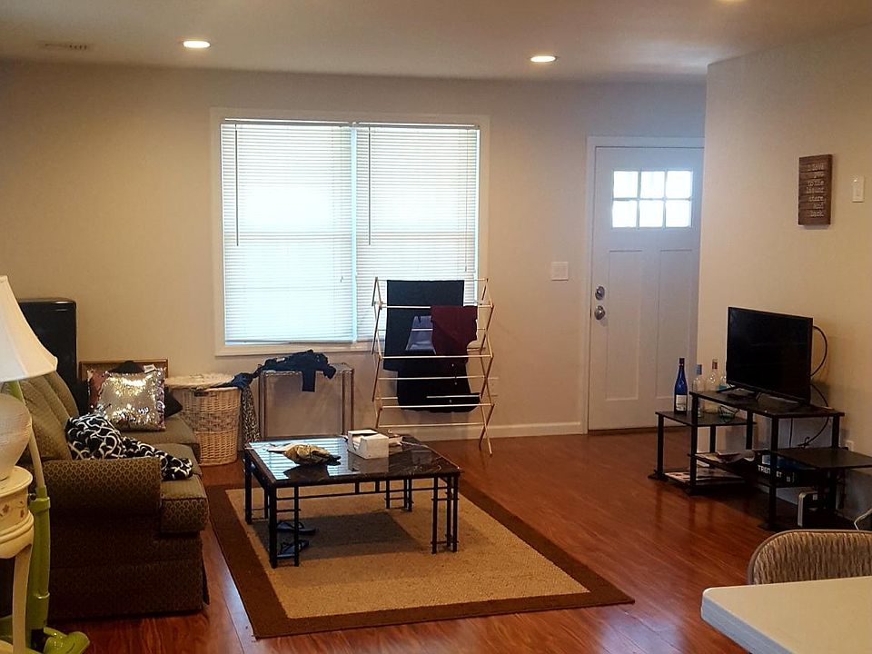 1st image of 11 1st St APT 2