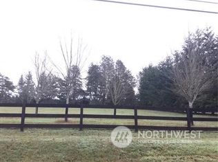 22 Wax Orchard Rd SW, Vashon, WA 98070