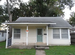 421 Iowa St, Oswego, KS 67356