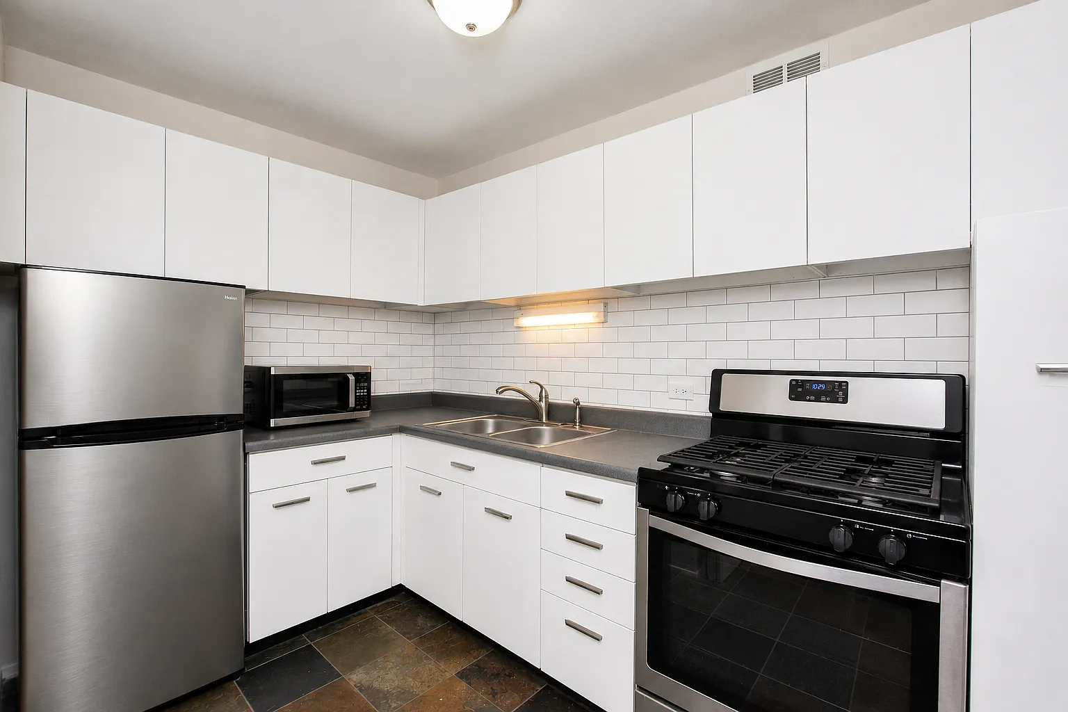 1 bed, 480 sqft, $1,900 — Photo 3