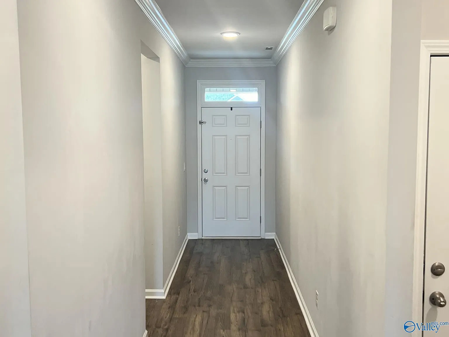 4 bed, 2.0 bath, 2508 sqft, $2,495 — Photo 2