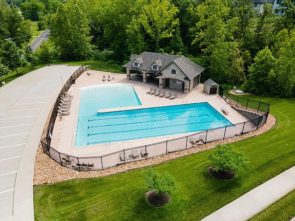 2nd image of 3312 Wentworth Dr