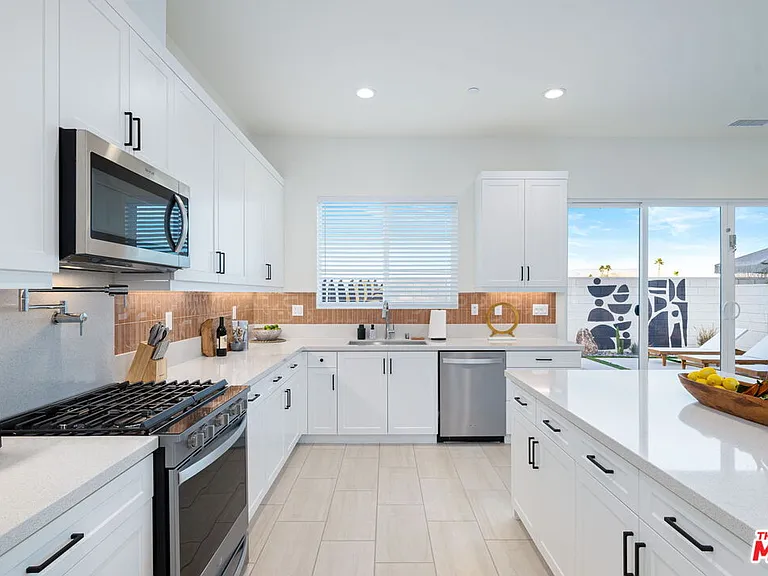 1605 3/4 Candela Ct — Photo 7