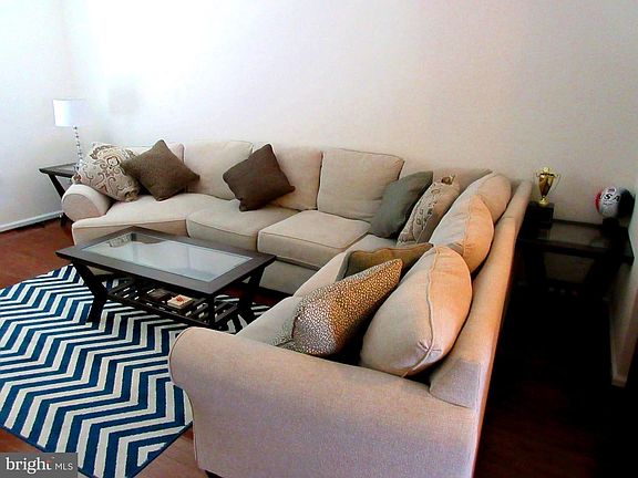 3rd image of 509 Fox River Hills Way