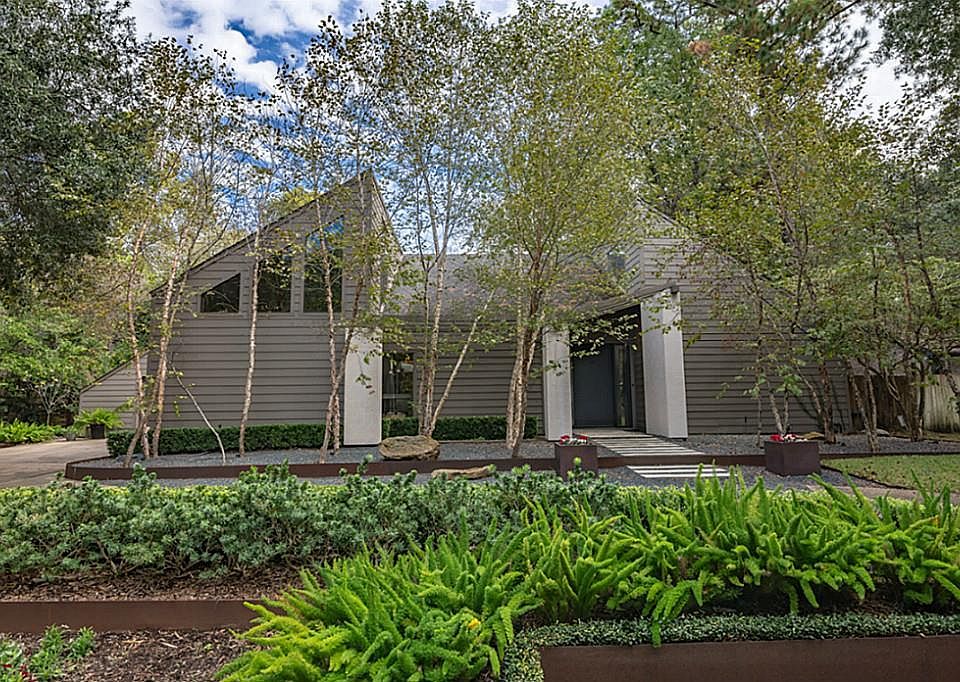 1st image of 303 Briarpark Dr