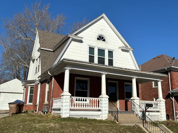 215 N 9th St, Atchison, KS 66002