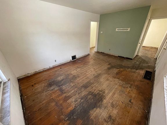 4th image of 7339 Jefferson Ave