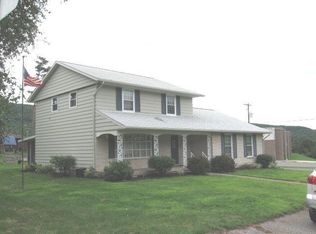 26 Maple St, Ashland, PA 17921