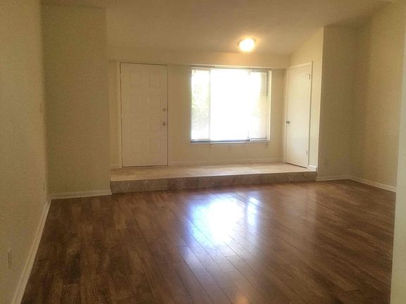 3rd image of 1032 SE Floresta Dr