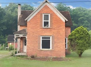 6821 Abbottsford Rd, Ruby, MI 48049