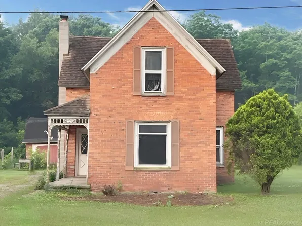 6821 Abbottsford Rd, Ruby, MI 48049