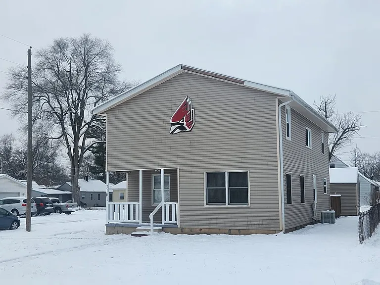 2101 N Ball Ave — Photo 1