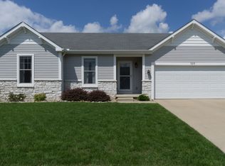 925 Potter Point Dr, South Bend, IN 46614