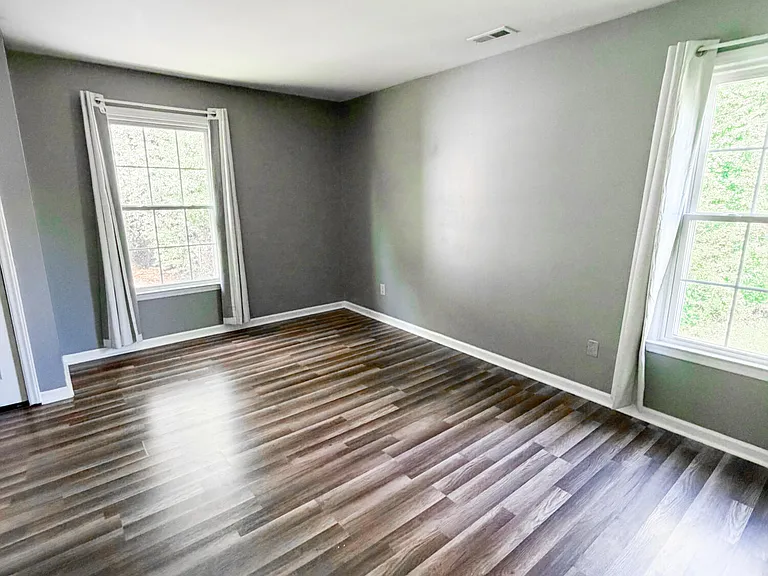 308 Overdale Cir — Photo 16