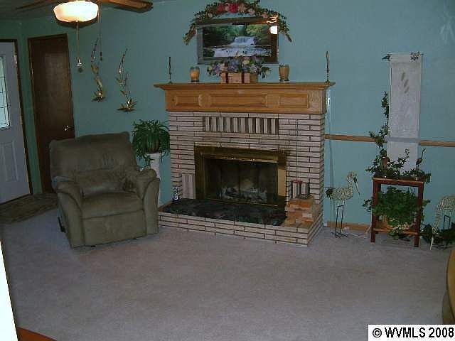 2nd image of 737 Shawnee Dr SE