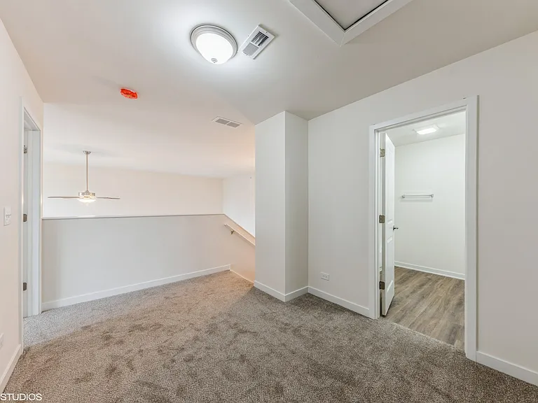 31 Olympus Dr — Photo 5