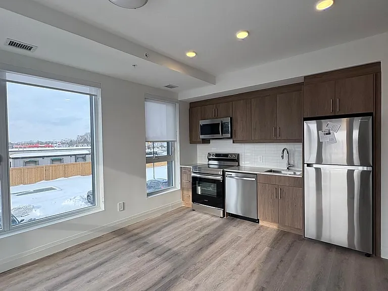 1333 Weber St E #213 — Photo 15