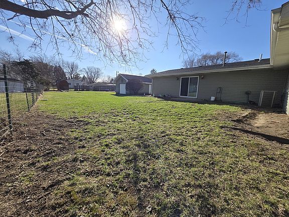 4th image of 5455 Sand Ridge Rd