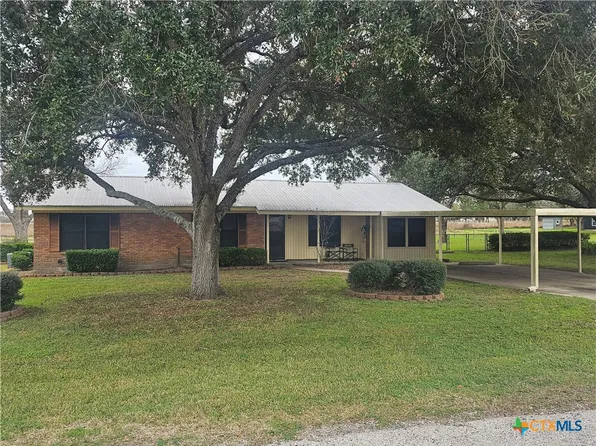 77 Donna Dr, Victoria, TX 77905