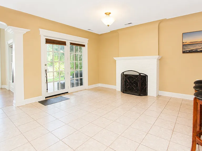4156 Lamont Dr — Photo 13