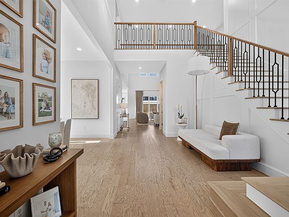 3rd image of 3872 Cortez Dr