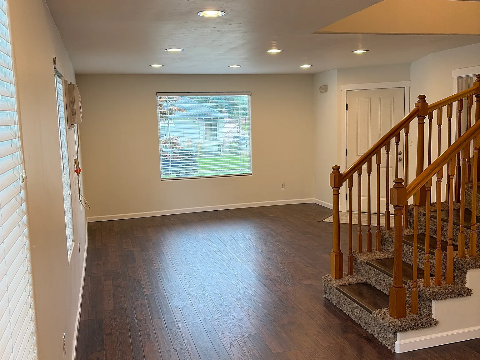 4 bed, 2200 sqft, $2,300 — Photo 4