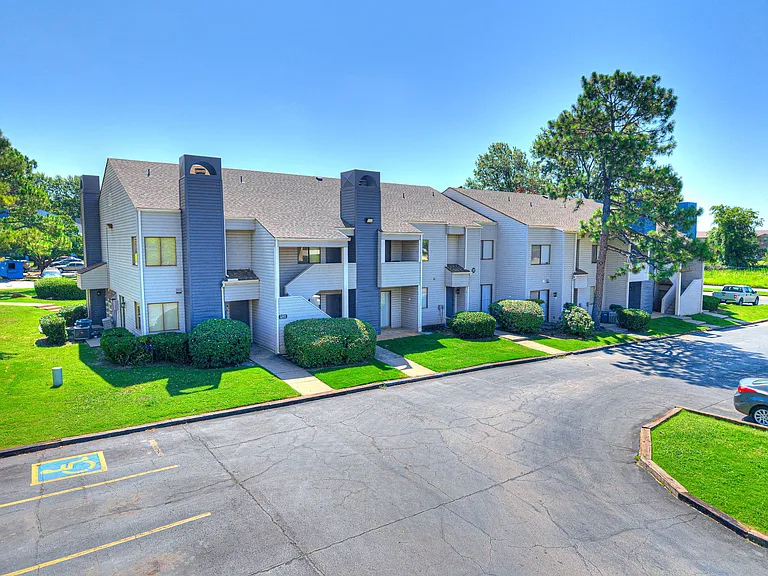 Boulder Ridge Apartments | Newly Remodeled East Tulsa | Broken Arrow Schools + W/D Hookups — Photo 15