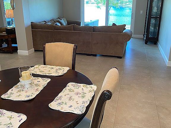 Dinning room / Living room 