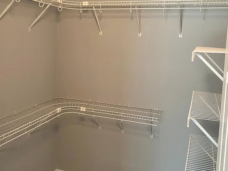 108 Travis Ct — Photo 16