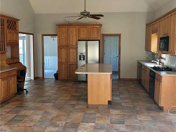 3rd image of 4501 Club House Dr