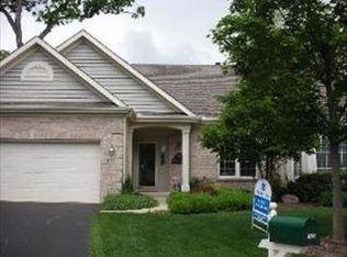 1422 White Oak Ln, Woodstock, IL 60098