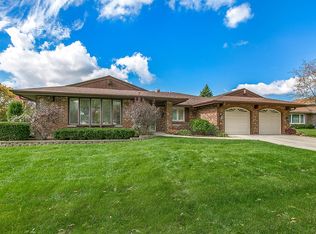 138 S Walnut Ln, Schaumburg, IL 60193