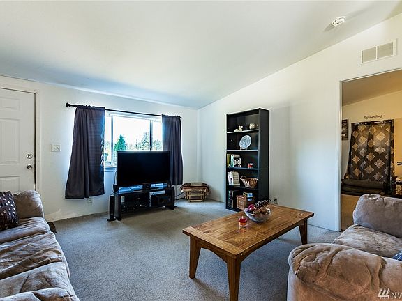 4th image of 16806 Muskrat Dr SE