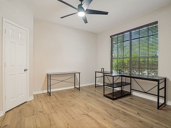 4th image of 10610 Woodlands Trl