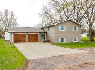 1141 Vermillion St, Centerville, SD 57014