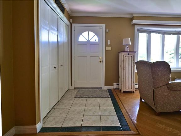 5th image of 2233 Aster Rd