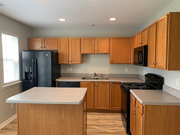 5th image of 6315 Sweetbay Dr