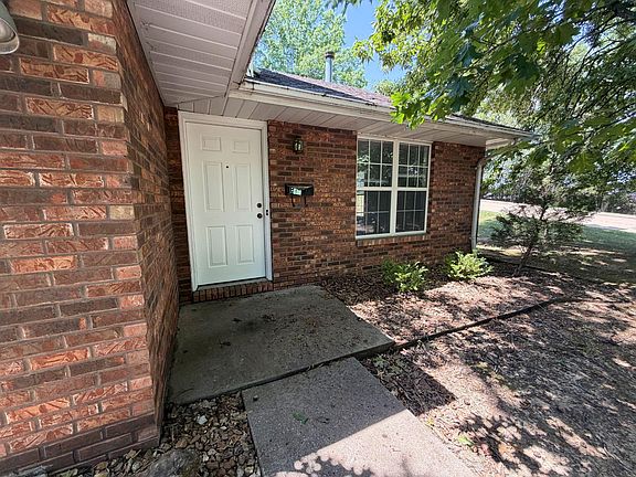 2nd image of 851 Southwest Blvd #B